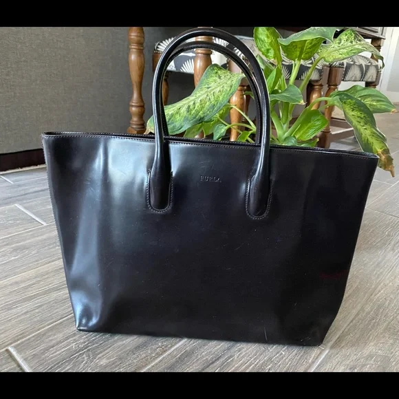 Furla Chocolate Brown Tote 🤎🖤 - Picture 2 of 9